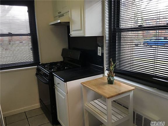 5th image of 5711 246th Cres