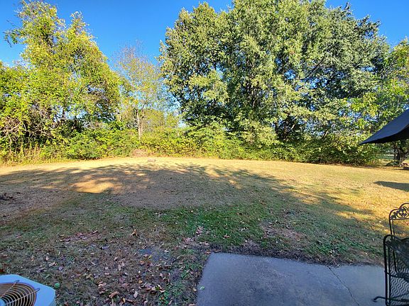 4th image of 503 S Independence Ave