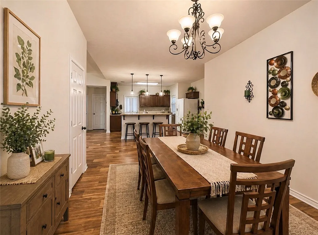 5 bed, 2264 sqft, $2,500 — Photo 4
