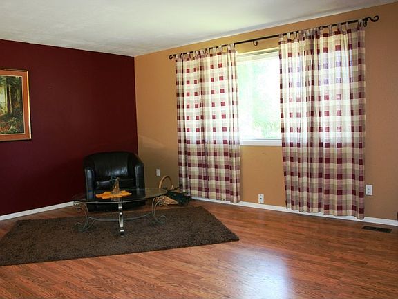 3rd image of 13916 E Nixon Ave