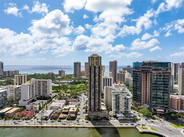 444 Niu St APT 2403, Honolulu, HI 96815