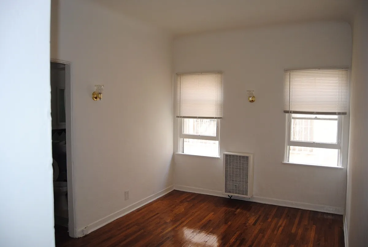 Building Photo - 455 N Genesee Ave #D
