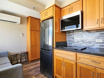 2425 Kuhio Ave #1401, Honolulu, HI, 96815