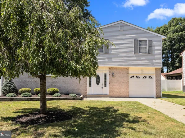 1038 Clemens Ct, Bensalem, PA 19020