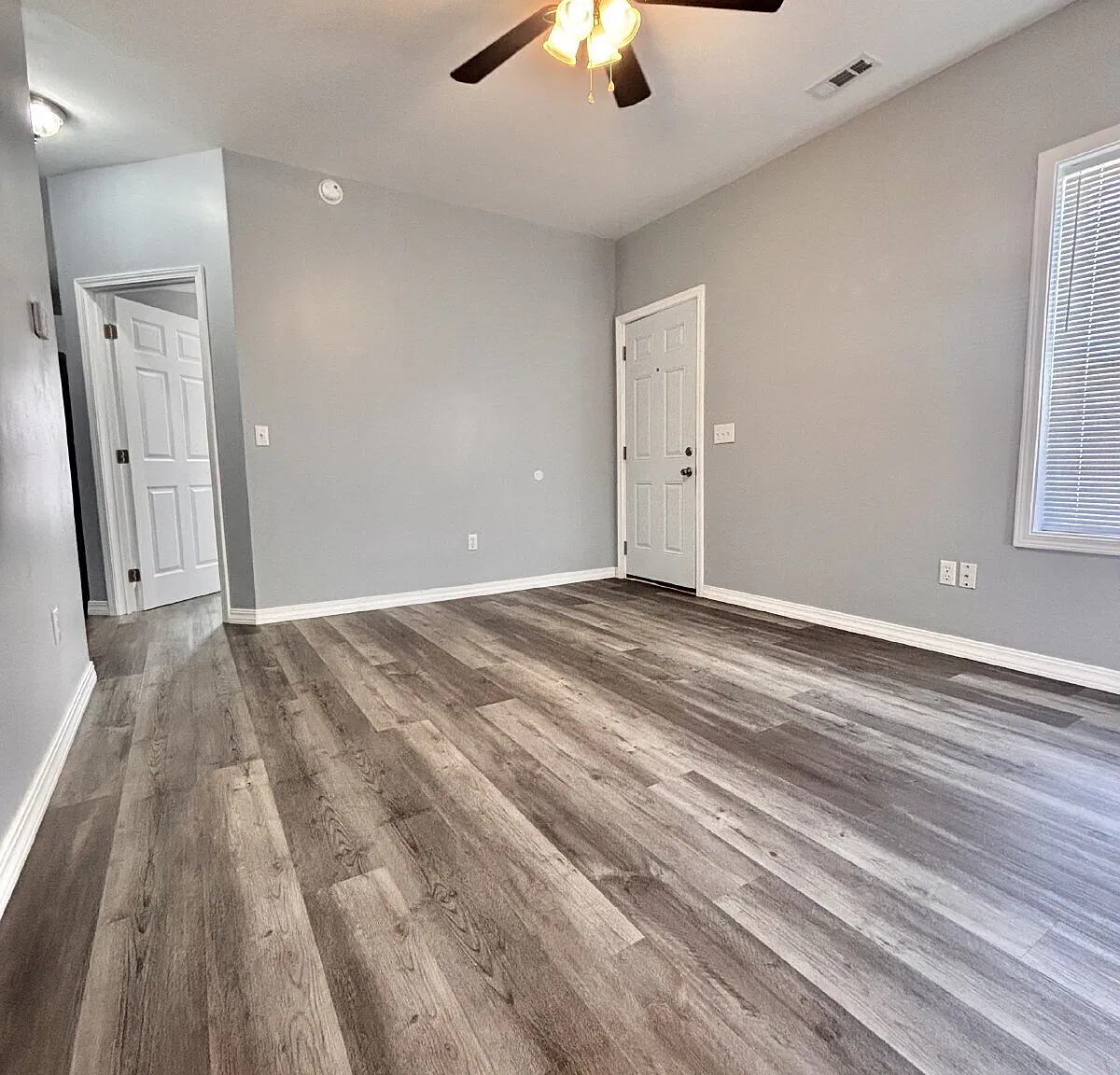 Newly Renovated 2-Bedroom Home with Fenced Backyard! — Photo 4