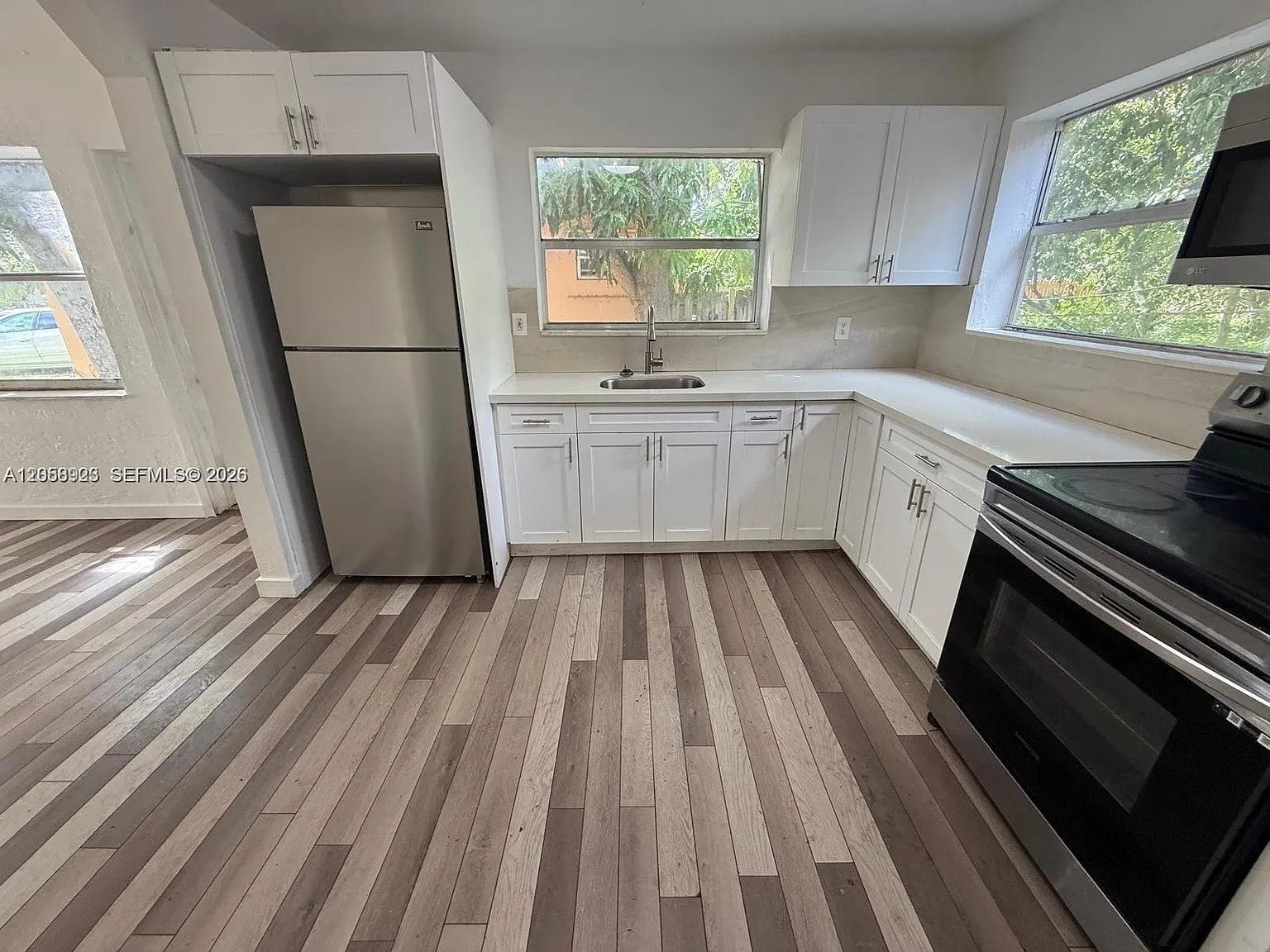 South Hollywood Amd Plat — Photo 3