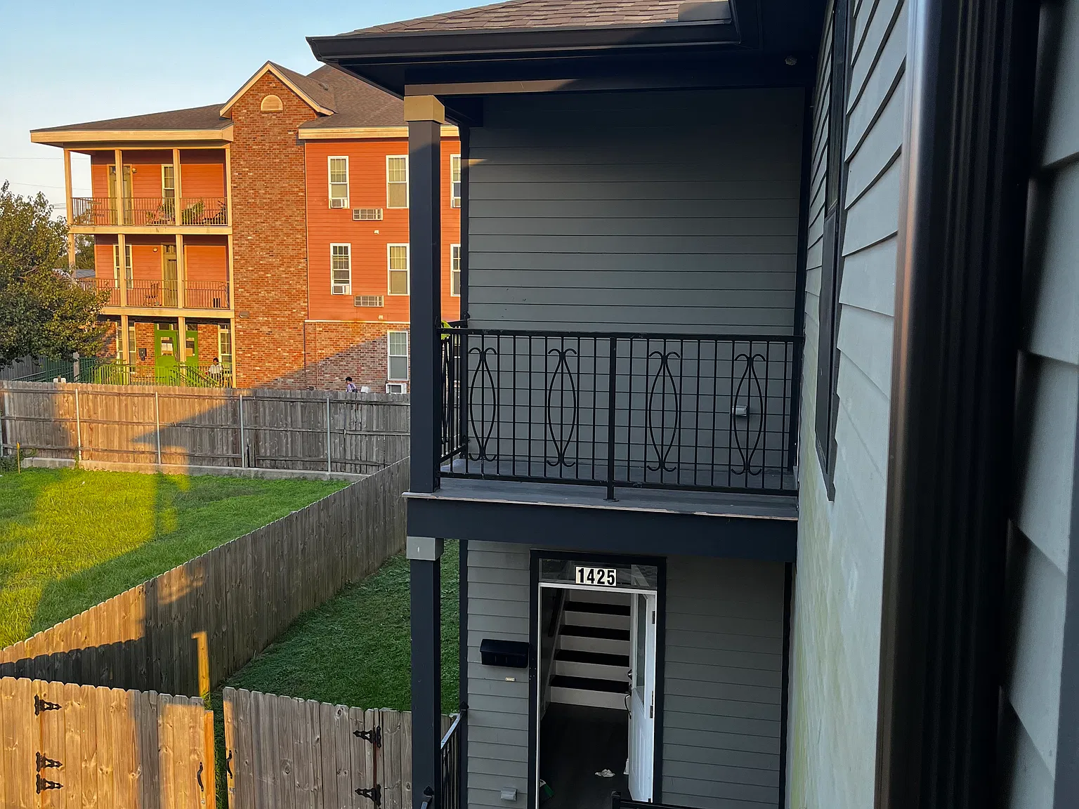 3 bed, 1200 sqft, $1,950 — Photo 3
