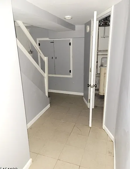 323 Irwin St — Photo 16
