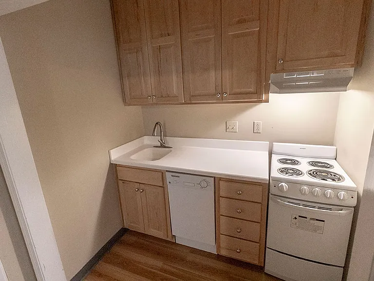 1110 E Broadway #B — Photo 15