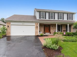 907 Lewis Rd, Geneva, IL 60134