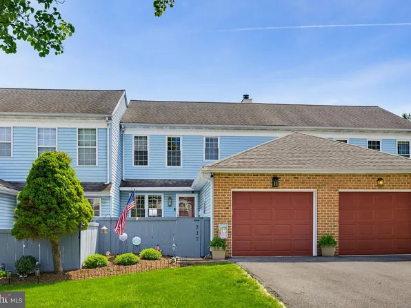 217 Winding Hill Dr, Lancaster, PA 17601