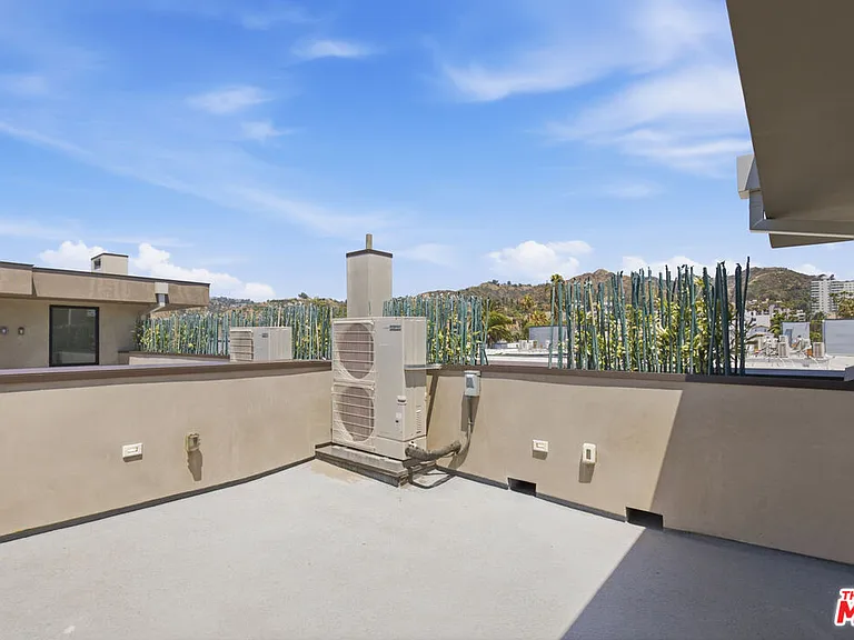 1434 N Poinsettia Pl #102 — Photo 18