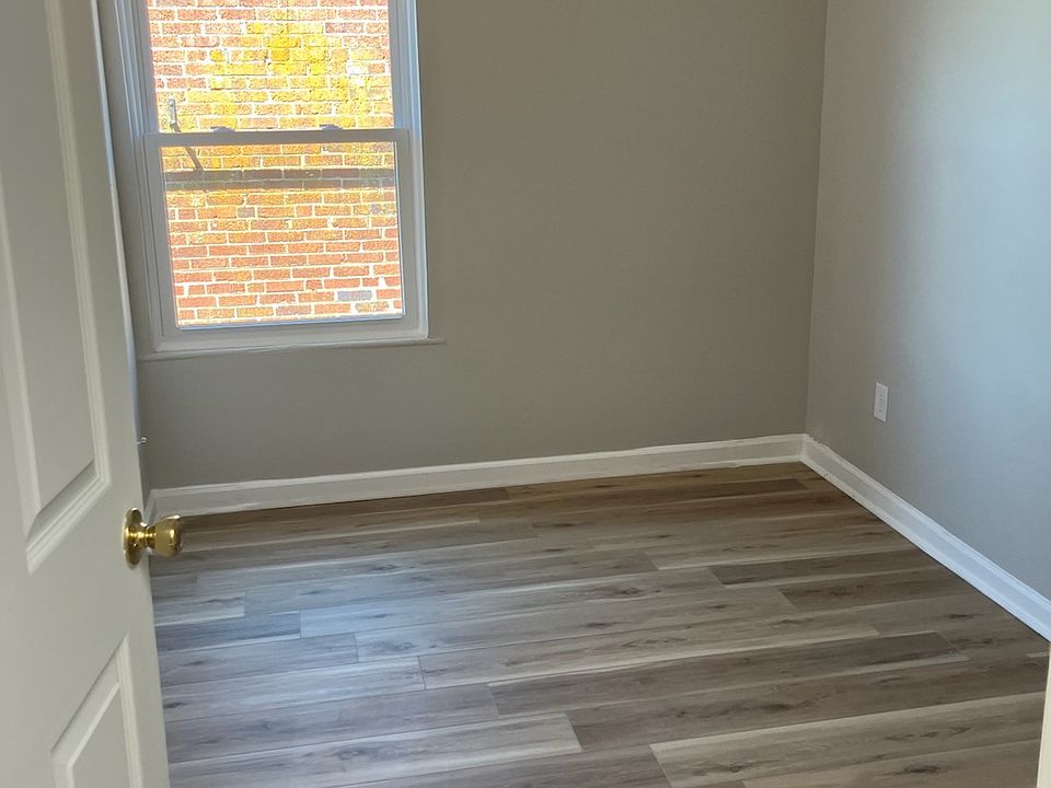 1st image of 522 N Main St #304