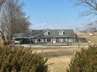 365 Rager Rd, Mitchell, IN 47446