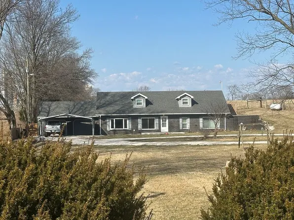 365 Rager Rd, Mitchell, IN 47446