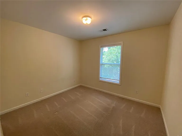 2146 Peach Shoals Cir — Photo 36
