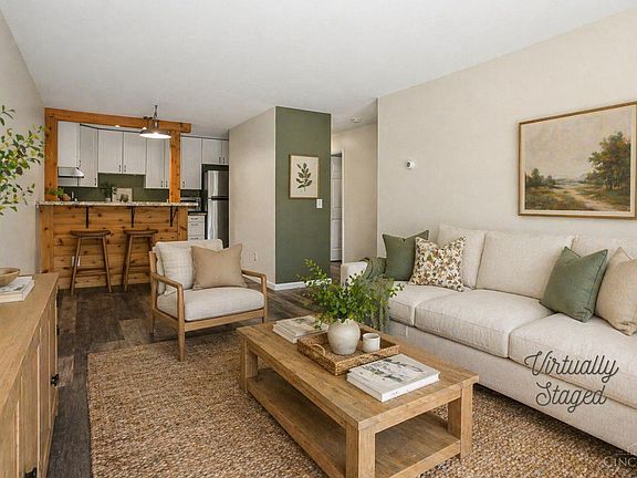 4th image of 4908 Chalet Dr #405