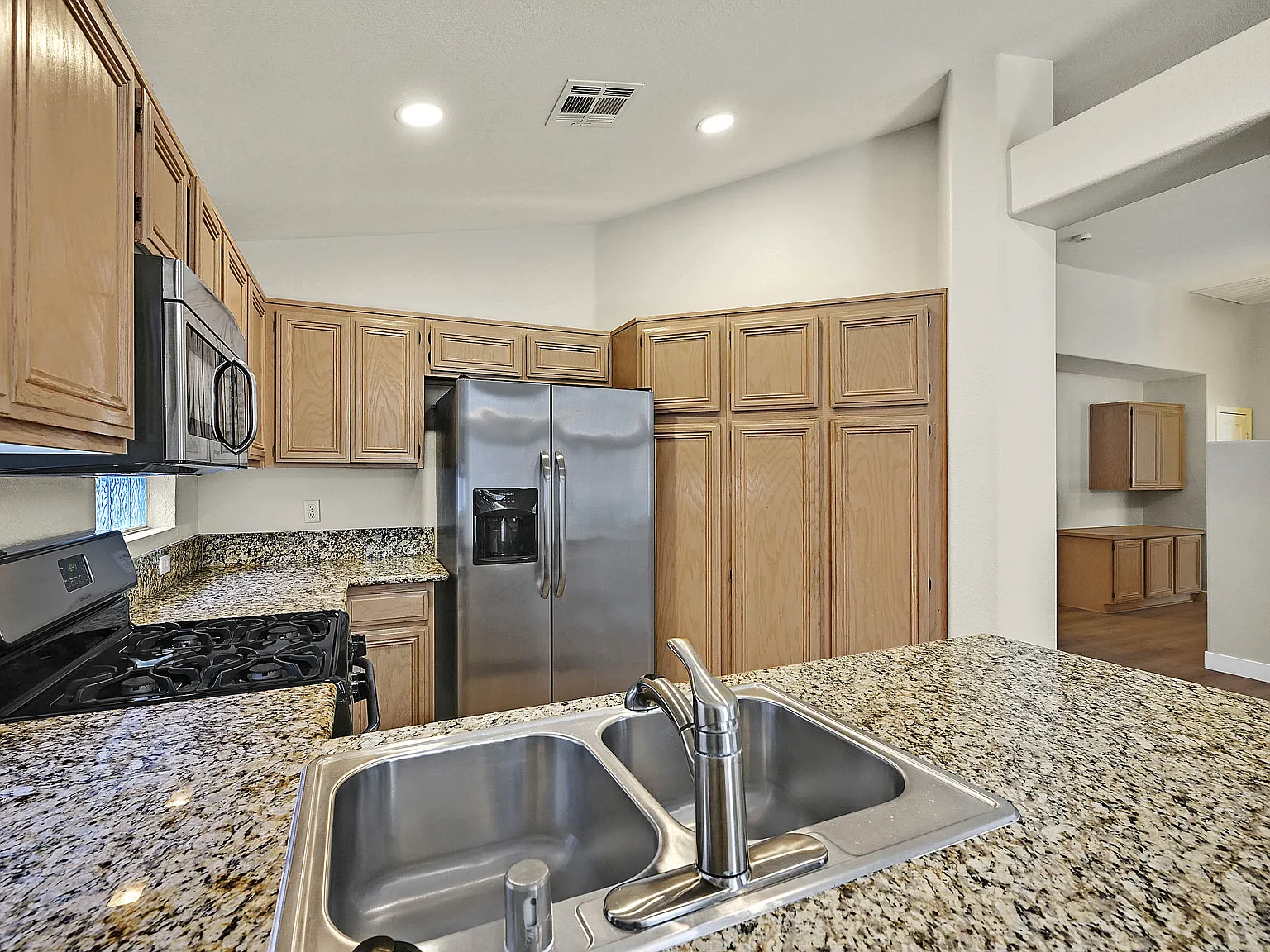 2559 Misty Olive Ave — Photo 4