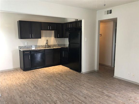 2nd image of 4710 Munger Ave APT 101