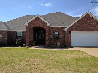 1102 Heritage Rd, Burkburnett, TX 76354