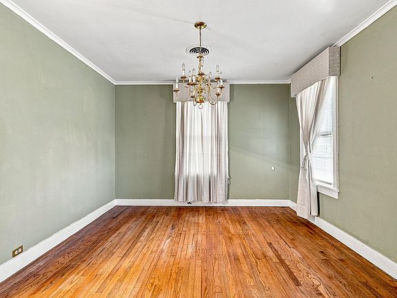 5th image of 700 Hilton St