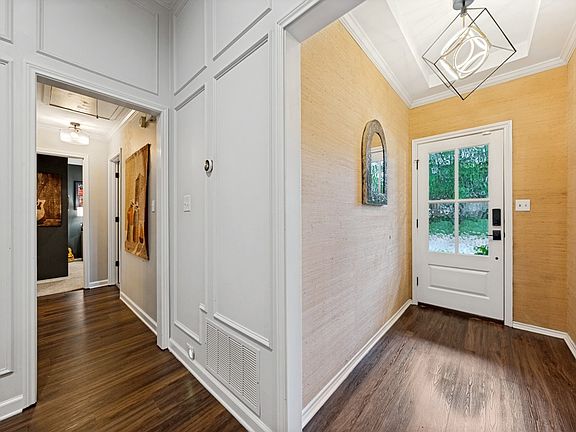 4th image of 2526 Dove Creek Ln