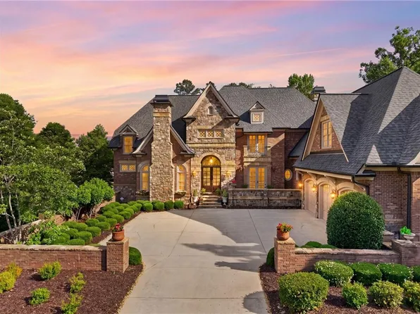 17 Carl Sanders Dr, Acworth, GA 30101