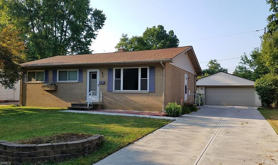 1st image of 389 Chapel Cir