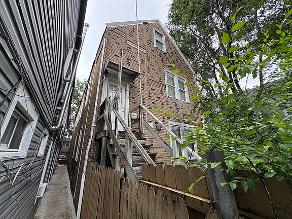4th image of 4324 S Hermitage Ave