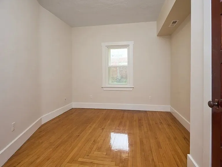15 Hamilton St #1 — Photo 13