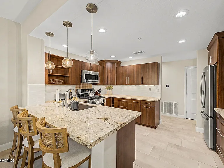 20121 N 76th St #1019 — Photo 7