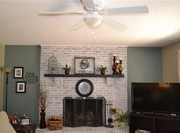 4th image of 105 Royal Oak Ct