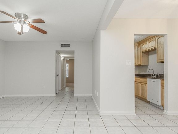 2nd image of 600 19th St #6
