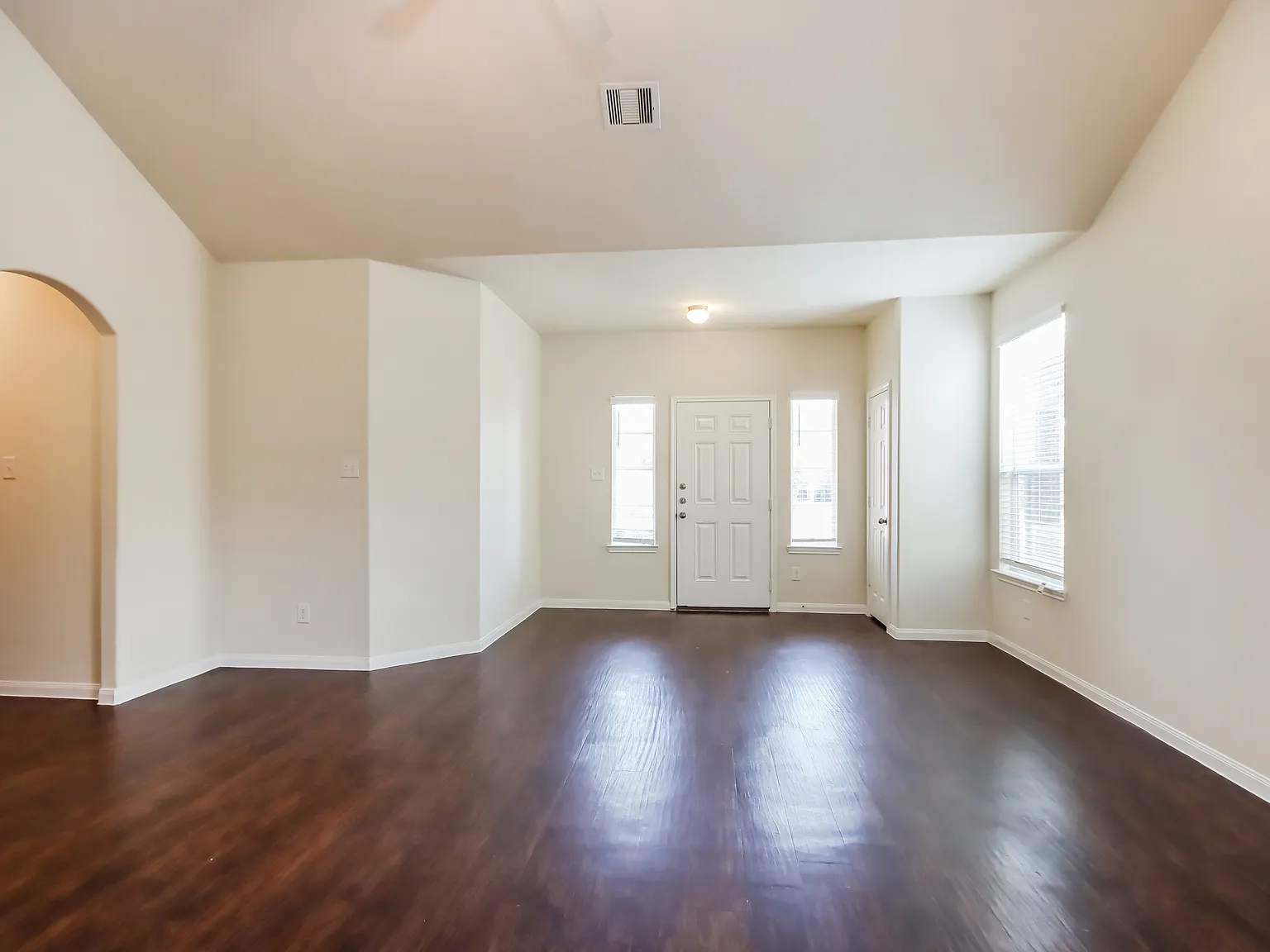 Bavaria Townhomes — Photo 4