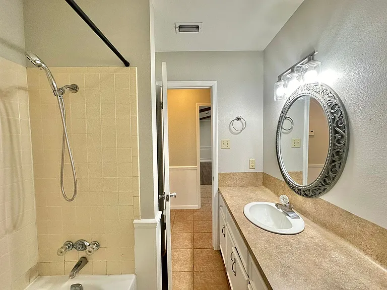 2448 Holly Ln — Photo 18