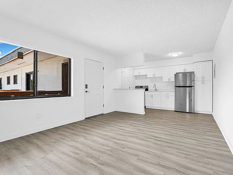 12085 W Dixie Hwy #209 — Photo 18