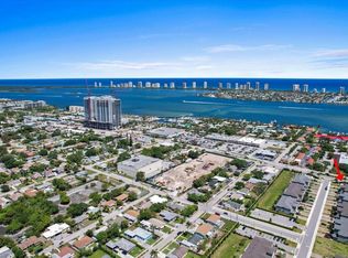 37 Bandol St, Riviera Beach, FL 33404