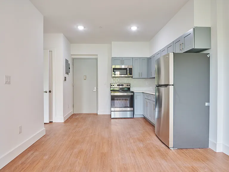 360 E 184th St #1B — Photo 4