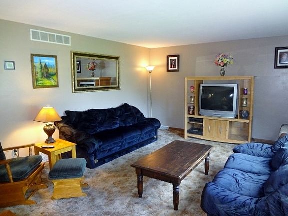 3rd image of 2321 Ashwood Ct