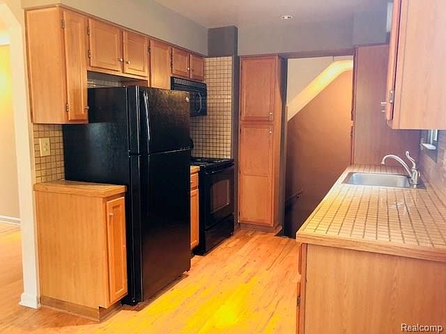 1st image of 232 Girard Ave