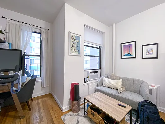 Rented by Compass | media 7