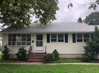 68 Erie St, Saddle Brook, NJ 07663