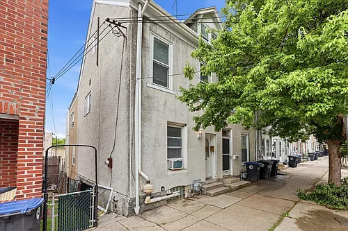 104 Maple St Photo 1