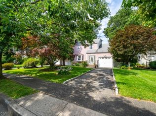 32 Barnett St, Bloomfield, NJ 07003