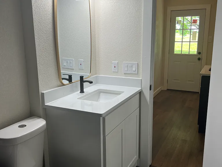 14784 FM 121 — Photo 37