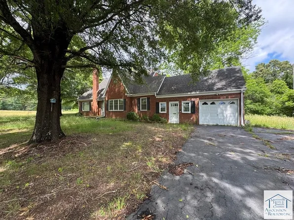 2074 Stones Dairy Rd, Bassett, VA 24055