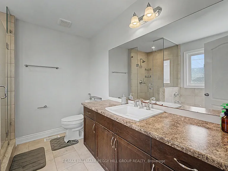 53 Nathan Cres #UPPER — Photo 8