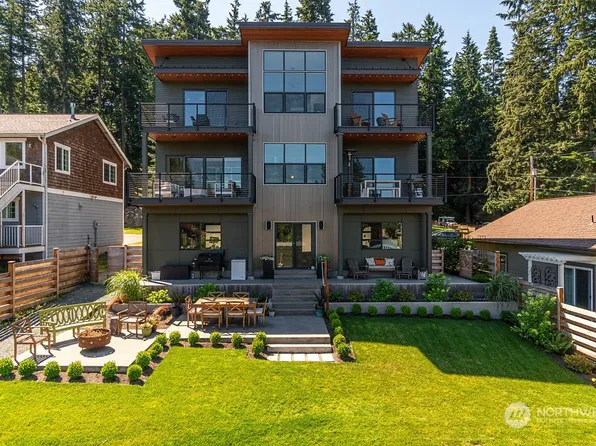 1447 Elm Place, Freeland, WA 98249