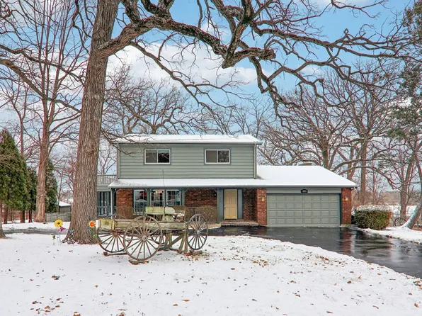 4919 Darlene Dr, Gurnee, IL 60031