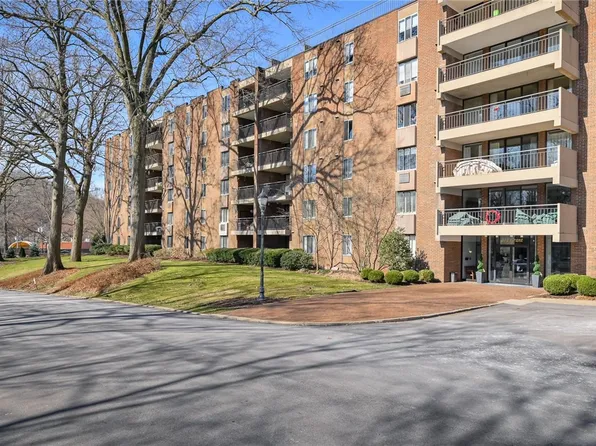 201 Grant St APT 212, Sewickley, PA 15143